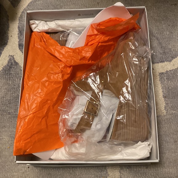 Sole Society New In Box So-Ceiliah Cinnamon Cow Split Suede 8.5.M Wedge Heels - Picture 6 of 6